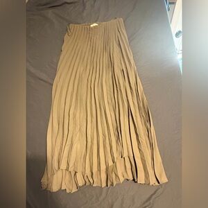 Promesa Pleated Maxi Skirt in Camel/Tan